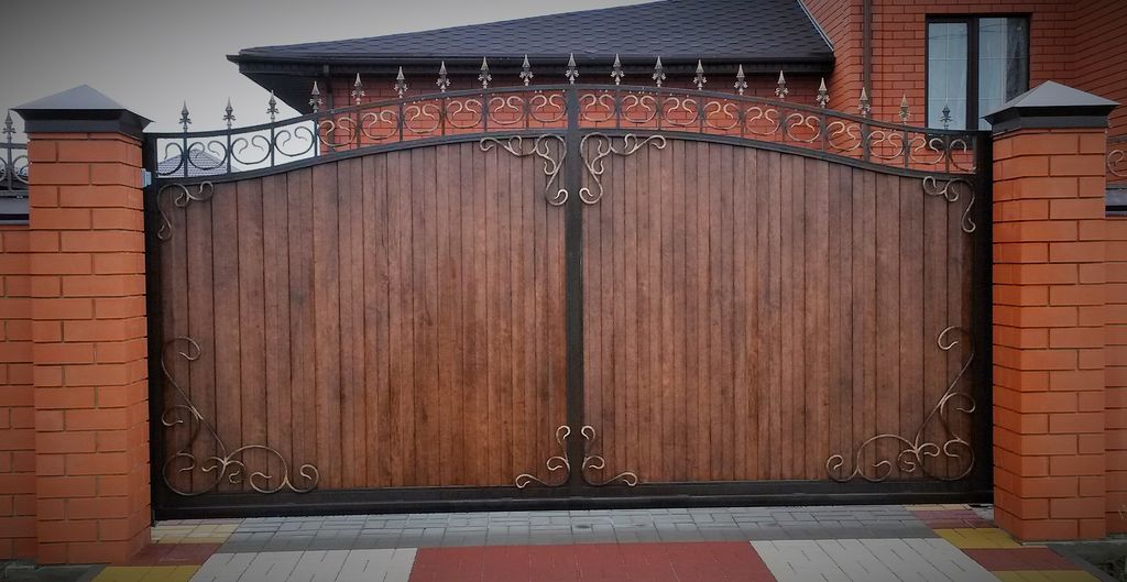 Купить простые ворота для дома: советы по выбору, установке и уходу в Междуреченске от 32951 руб | ВоротМастер-Мжд